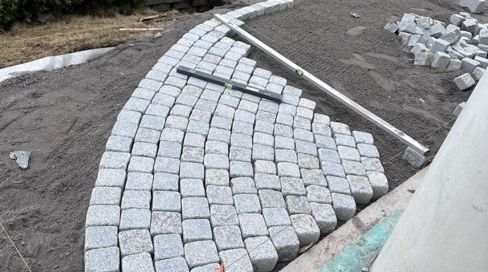 Trädgårdsarbete-projekt i Täby